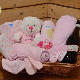 מארז להולדת התינוקת עם יין